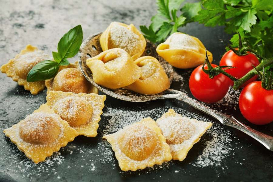 Pasta Fresca Emiliana - Tortellini - Cappelletti - Tortelli - Anolini -  EMILIA FOOD LOVE Selected with love in Italy